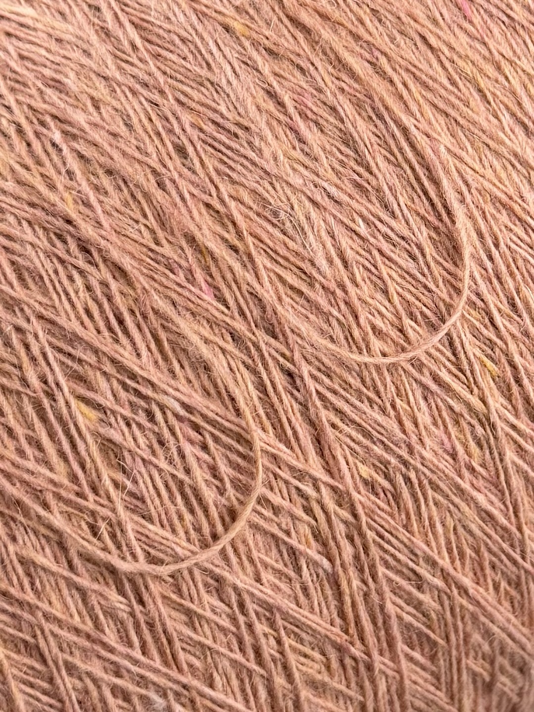 Hasegawa Art. HKA 4601 820 m / 100 g – Garn Seide Kaschmir Kid Mohair col. Pfirsich Melangè